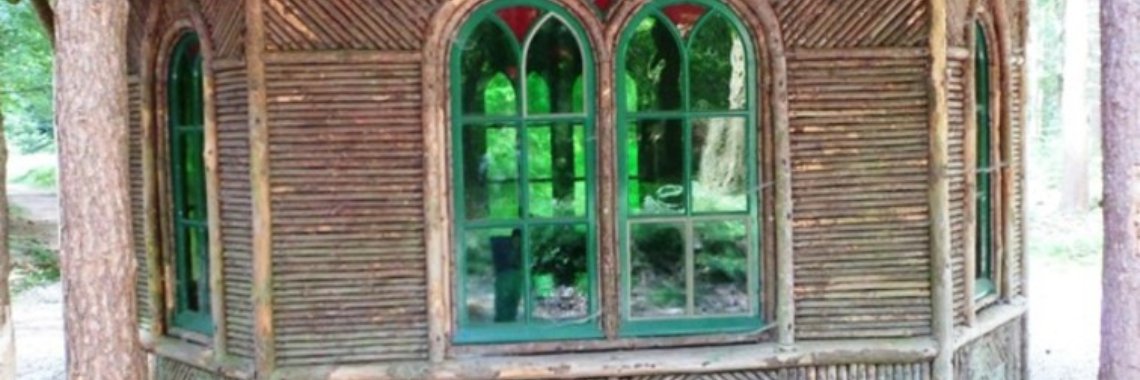 Kunstzinnige bouwwerken in het paleispark | Naturefreak