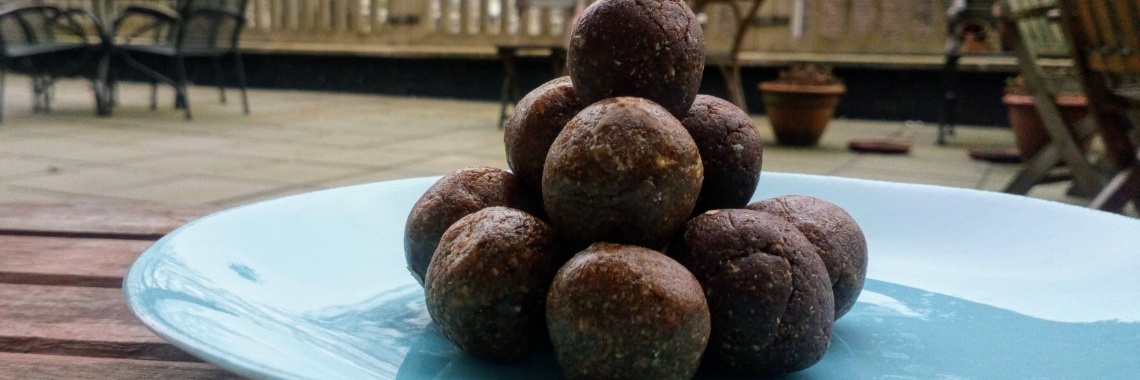 FranciscaKookt Choco-Amandelballetjes #glutenvrij #tarwevrij #lactosevrij #koemelkvrij #vega #koolhydraatbeperkt #cadeautje #dessert #teatime | FranciscaKookt