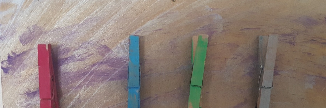 Knijpers op een plankje | bijlenie