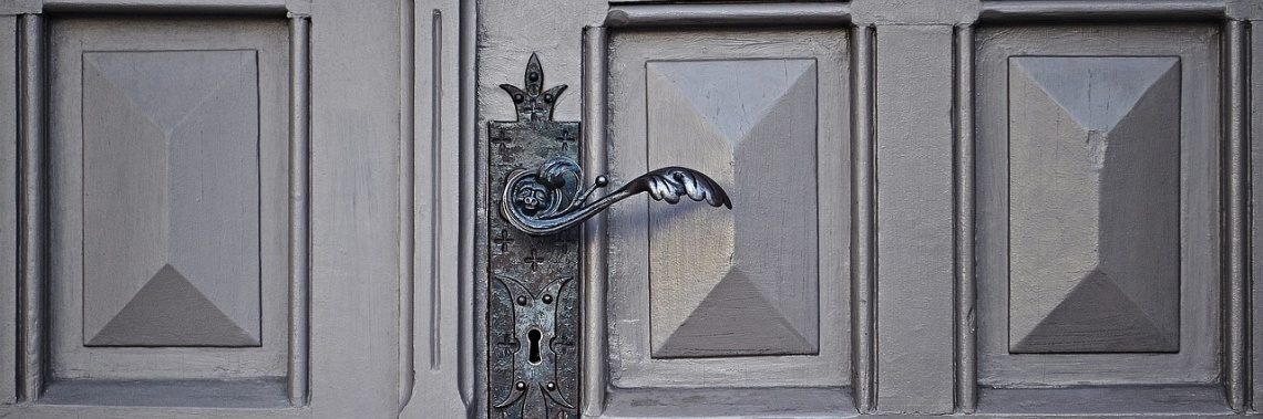 Achter gesloten deuren - Mieke Van Liefde | Mieke Van Liefde