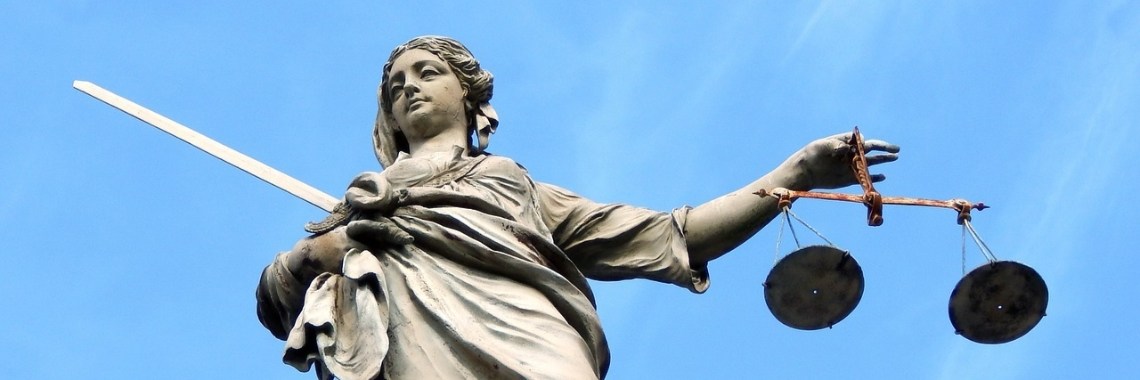 Narcist verschijnt voor rechtvaardige rechter | Mieke Van Liefde