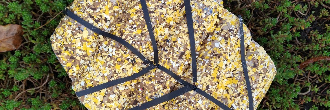 3D Autumn Leaf Making Kitchen Roll and Paint Flakes | Mirelle - Crea met Kids