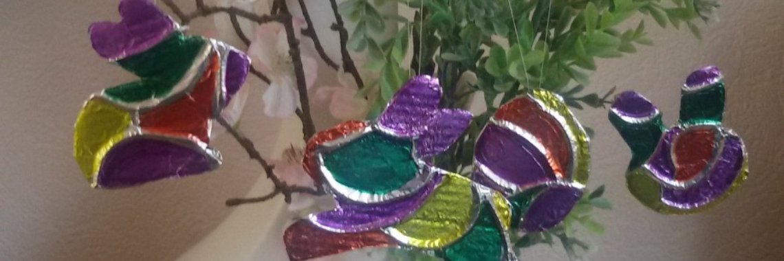 Make aluminium foil Easter pendants for the Easter branch! Passover | Mirelle - Crea met Kids