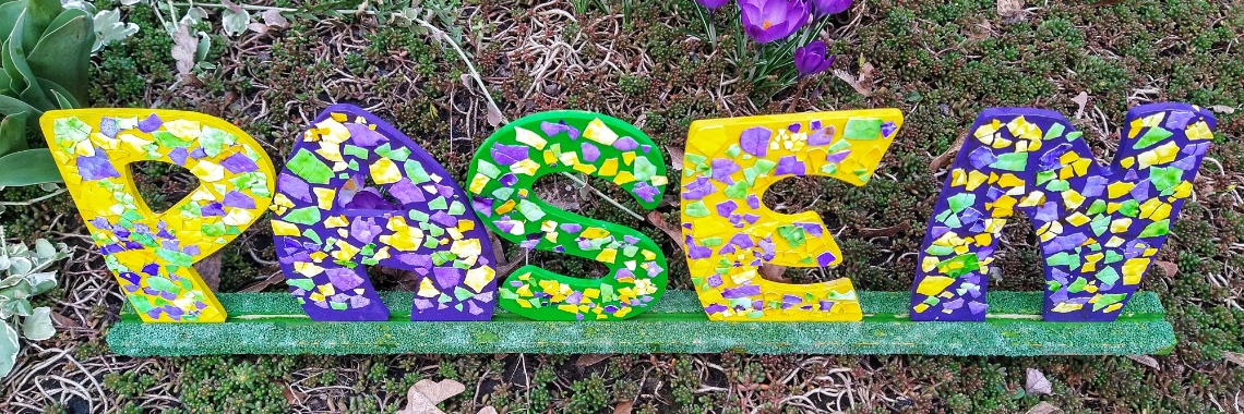 Creatieve paasletters mozaïeken met eierschalen | Mirelle - Crea met Kids