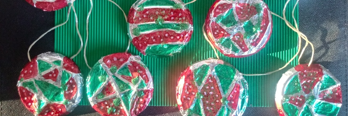 Kerstversiering maken van een deksel | Mirelle - Crea met Kids