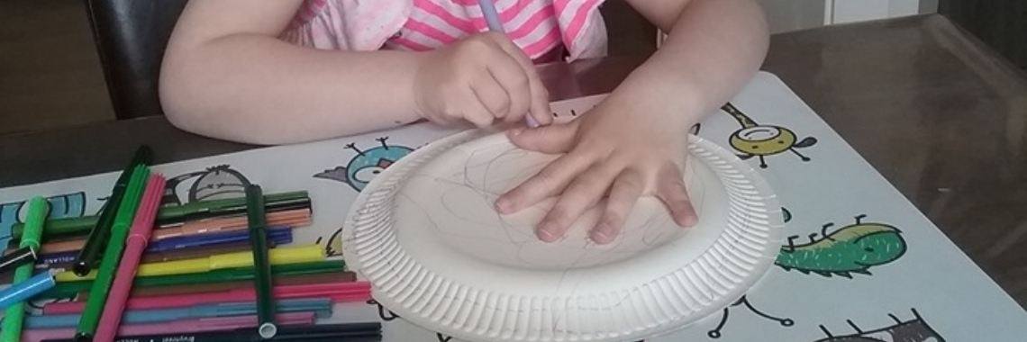 Muziekinstrument maken van papieren bordjes | Mirelle - Crea met Kids