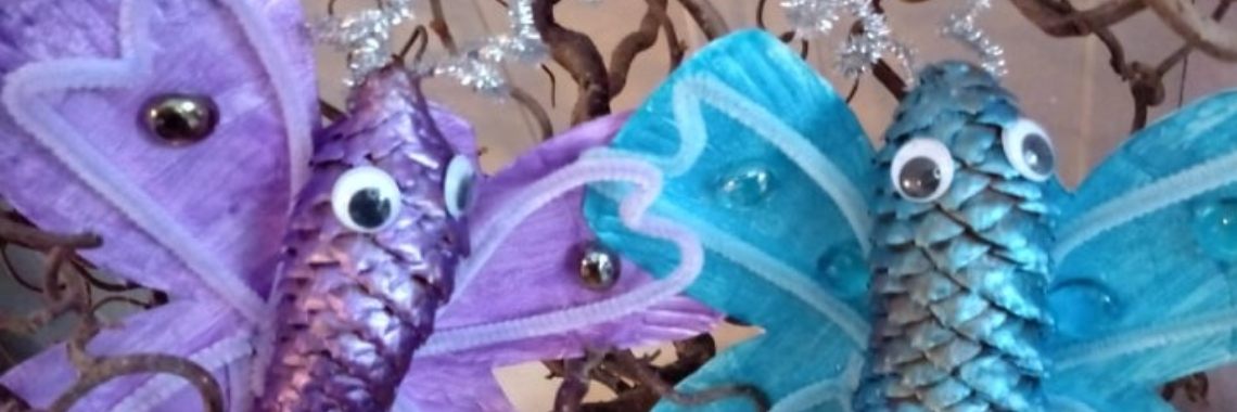 Making butterflies from a paper plate and pine cone | Mirelle - Crea met Kids