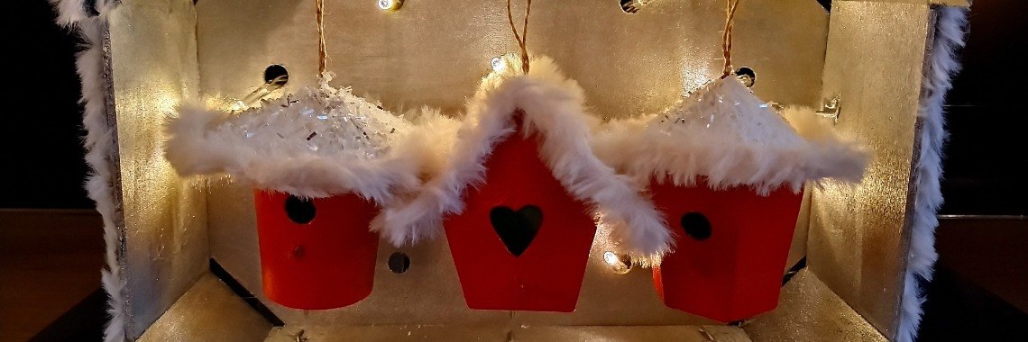 Vogelhuisjes en fruitkistje op pimpen voor de Kerst | Mirelle - Crea met Kids