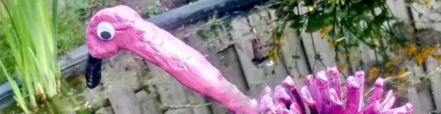 Flamingo maken van een dennenappel | Mirelle - Crea met Kids
