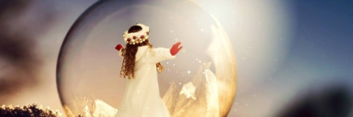 Kerstsfeer 'gevangen'...  (haiku 216) | Mary-José     (MJ)