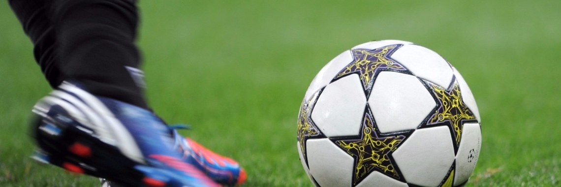 gisteren wezen voetballen | Bjorn van Poppel