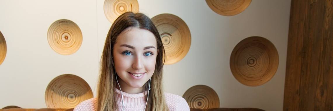 Julia is terug van haar stewardessenstage | Marjolein