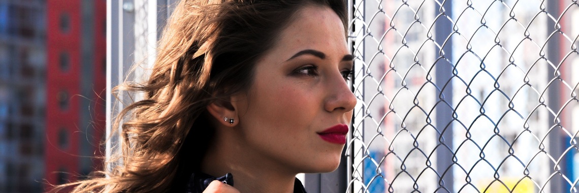 Leonie krijgt een e-mail van Erik | Marjolein