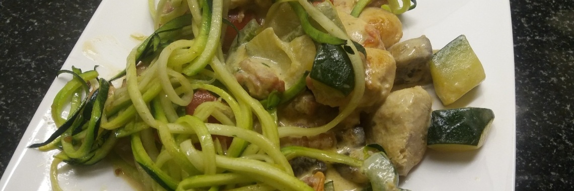 Recept; Simpele courgettepasta met kip | Myranda