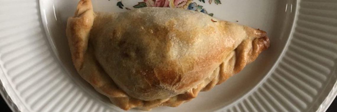 Empanada met snijbiet-ricottavulling | Mona