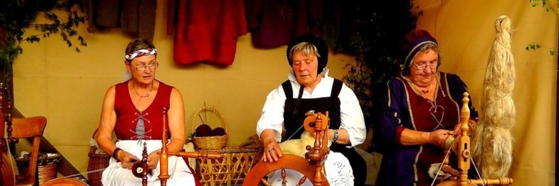 Stories: De 3 spinsters | wakeupkitty