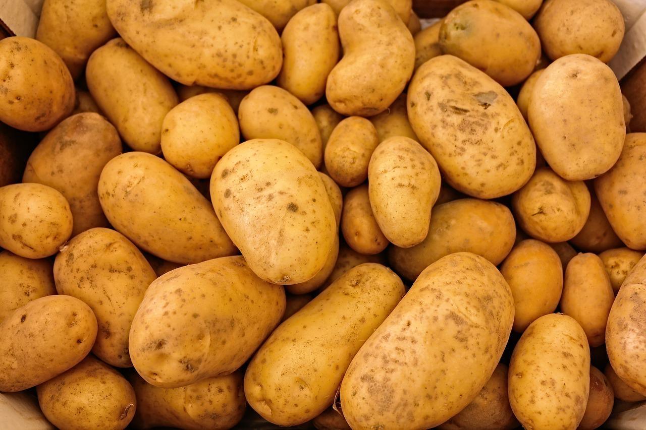 Do you rinse your potatoes before you cook them? | The Q&Animatables