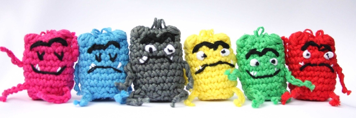Haakpatroon van de Kleurenmonsters vingerpoppetjes | De Knutseljuf ✂️🇳🇱