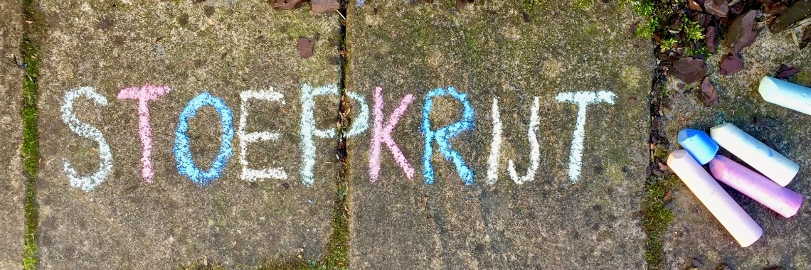 Het is weer stoepkrijtweer! | De Knutseljuf ✂️🇳🇱