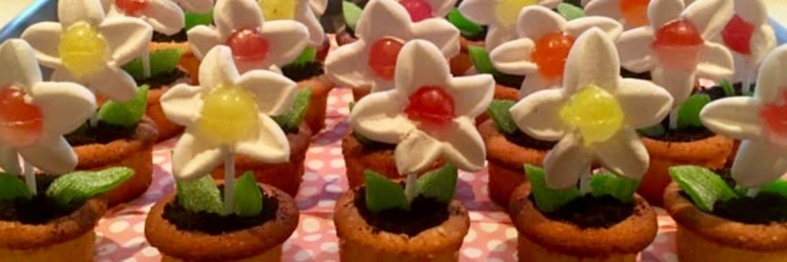 Kindertraktatie vrolijke bloem van lolly en marshmallow | De Knutseljuf ✂️🇳🇱