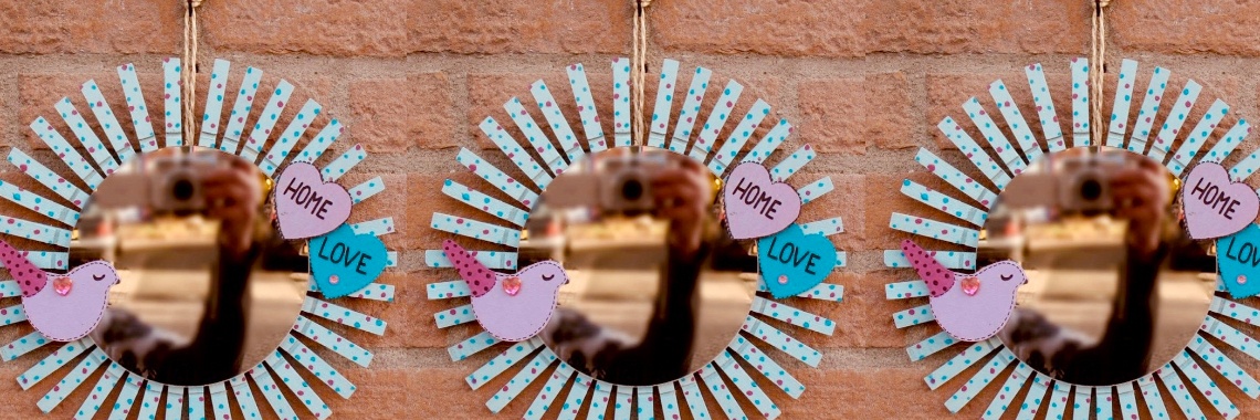 Spiegellijst van halve houten wasknijpers | De Knutseljuf ✂️🇳🇱