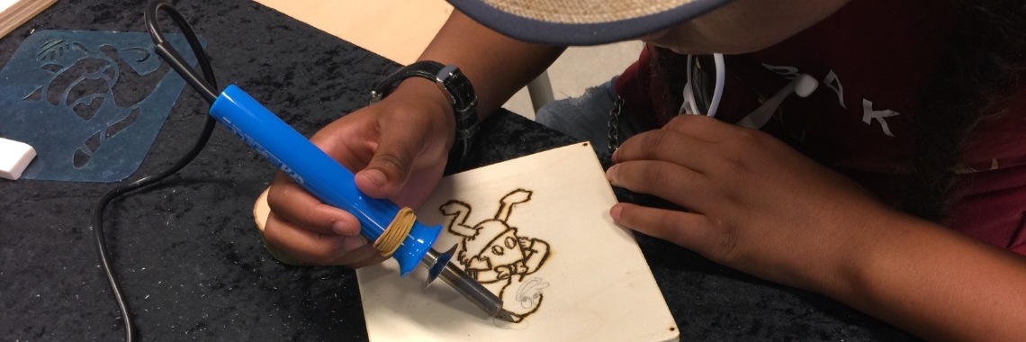 Workshop Houtbranden op Feestdag van Basisschool | De Knutseljuf ✂️🇳🇱
