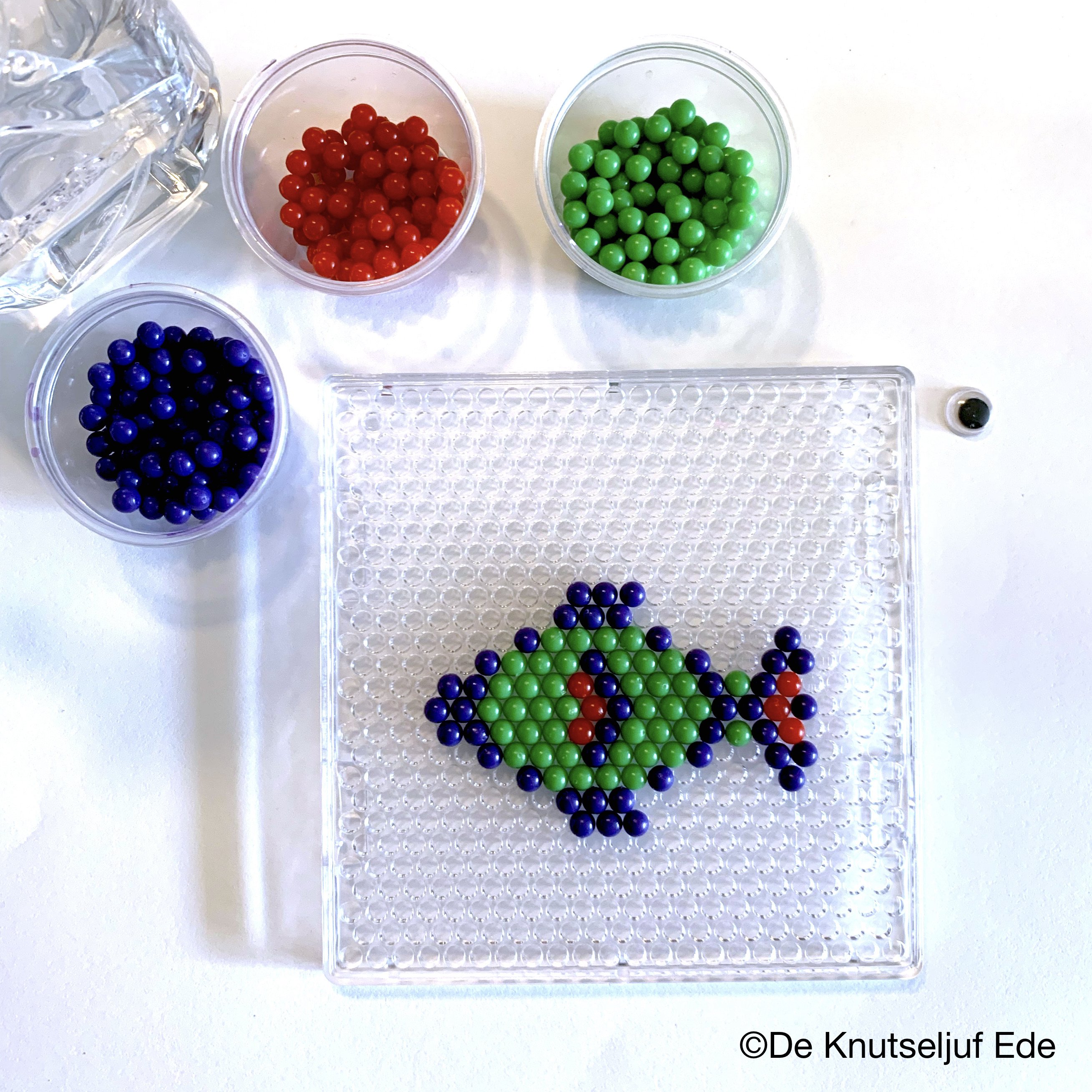 Aquabeads USA - We made all kinds of sea creatures! 🐟 With Aquabeads, you  can show all their beautiful colours. ✨ #aquabeads #beads #artsandcrafts  #summer #ocean #sea #dolphin #crab #fish #octopus #seashell #turtle