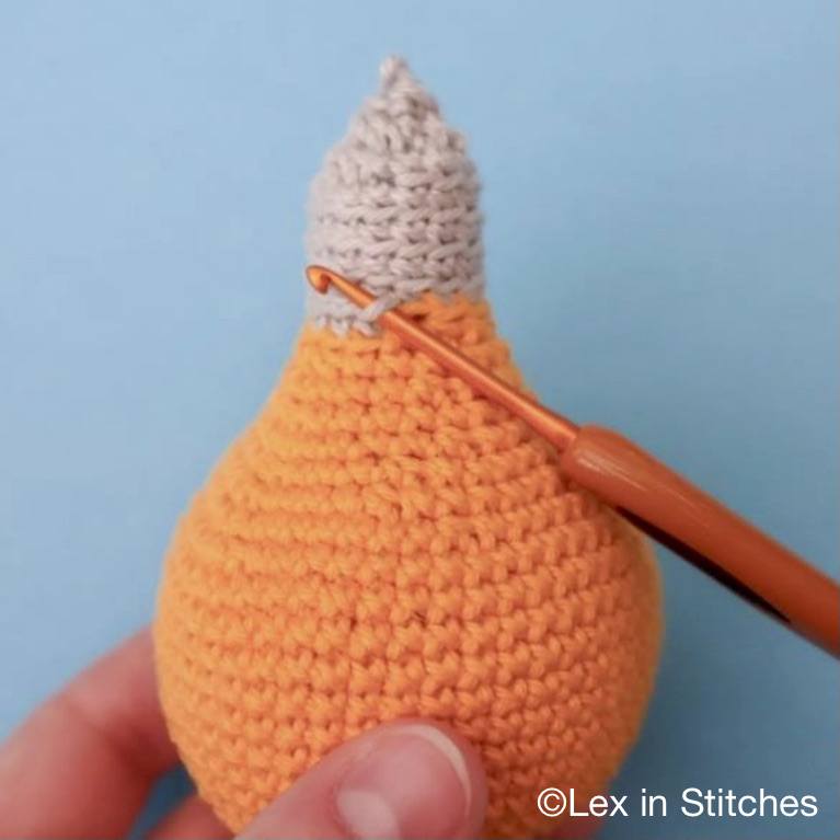 Free Crochet Pattern Cute Light Bulb 💡 (Lex in Stitches) - Yoors