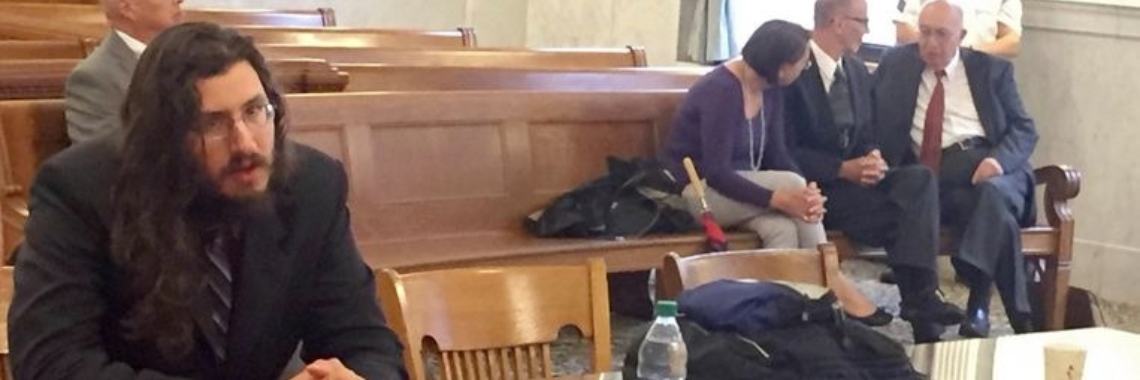 Rechter geeft wanhopige vader en moeder gelijk: 30-jarige zoon moet ouderlijk huis verlaten | H.S.P.