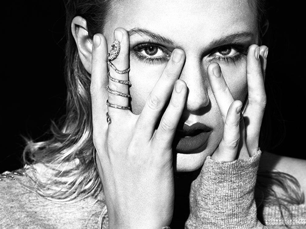 Taylor Swift: A Transformative Journey Through Music, Culture, and Celebrity | Muziek