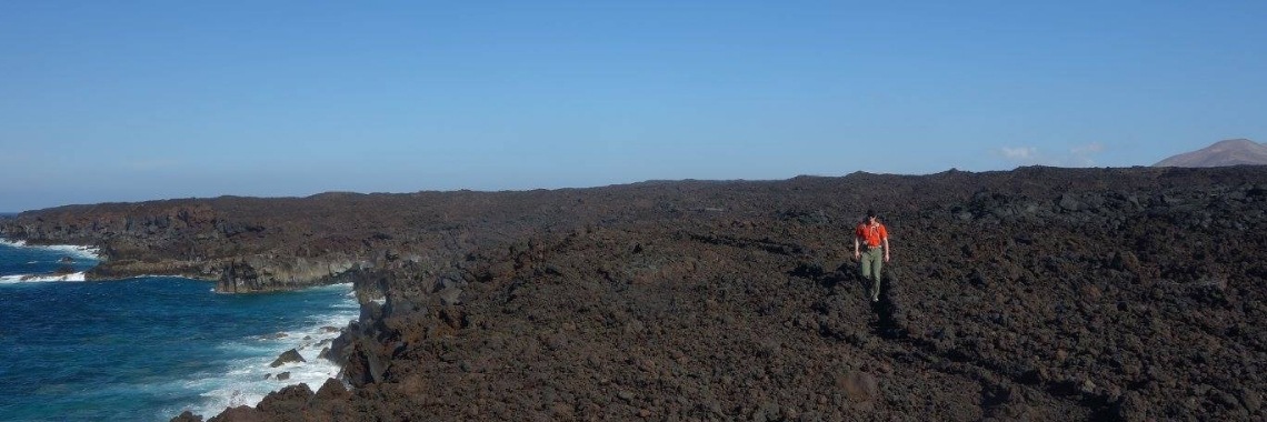 Eenzaam rood op Lanzarote | Renate