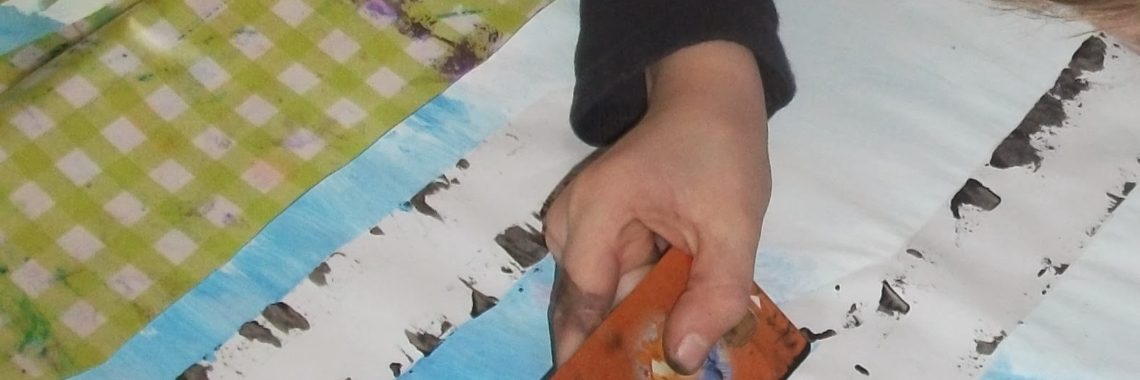 Berkenbomen schilderen met behulp van een oud bankpasje | NOOS Happy Words