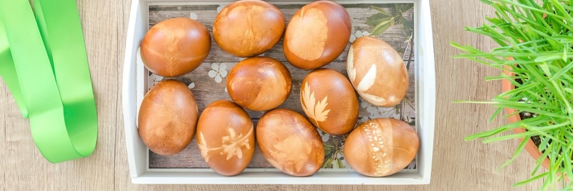 Eieren schilderen met natuurlijke verf  | NOOS Happy Words