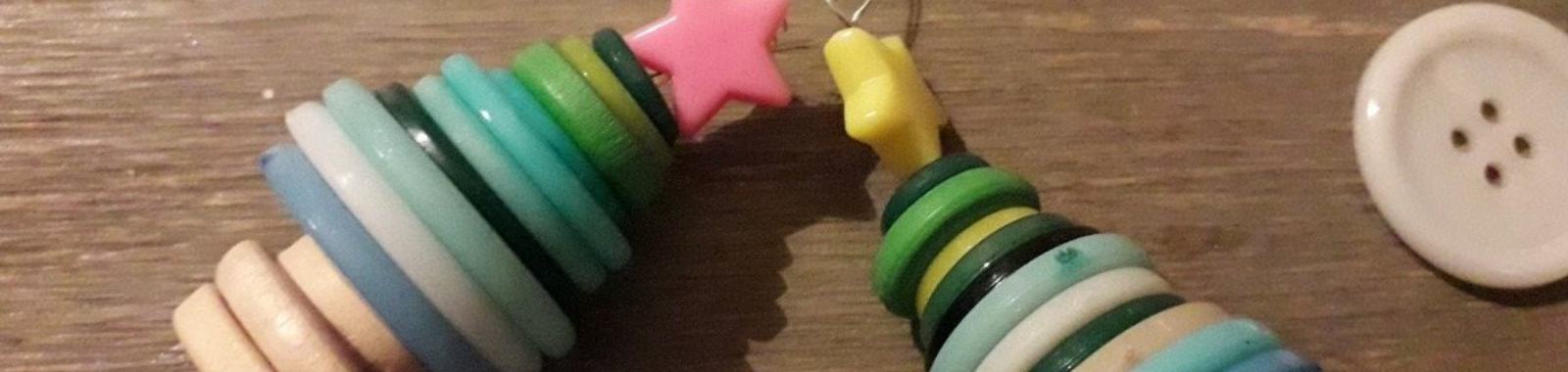 2 December: Kerstboomhangers maken van knopen | NOOS Happy Words