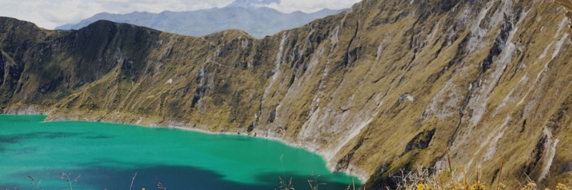 Ecuador: de amazing Quilotoa hike en loop trail | Stamp and Spoon | Tom & Anita