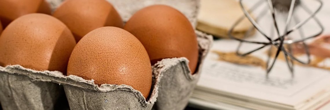 Sinaasappelkaneelrumcake met sinaasappelbotercrème en chocoladeganache | Jolanda