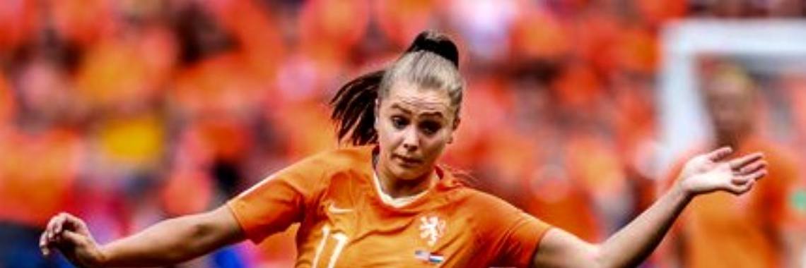 De splijtende dieptepass van Lieke Martens | Flying Eagle