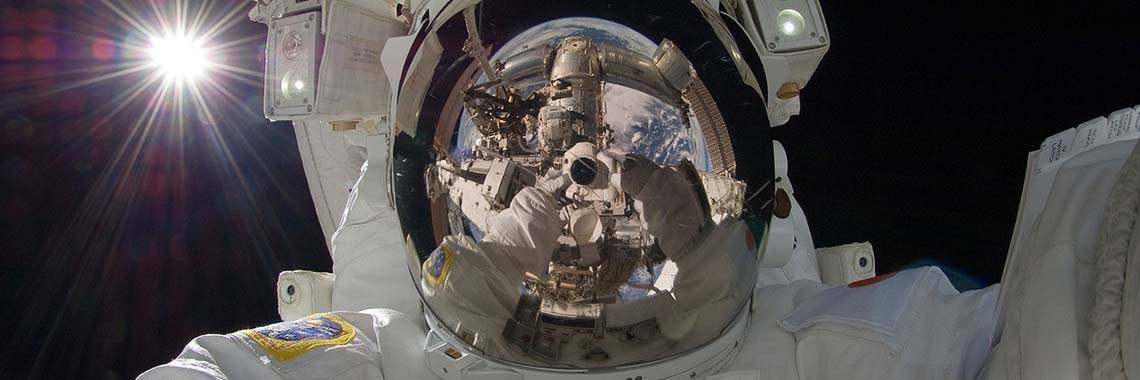 Krant, Bijbel en actualiteit horen bij elkaar | Flying Eagle