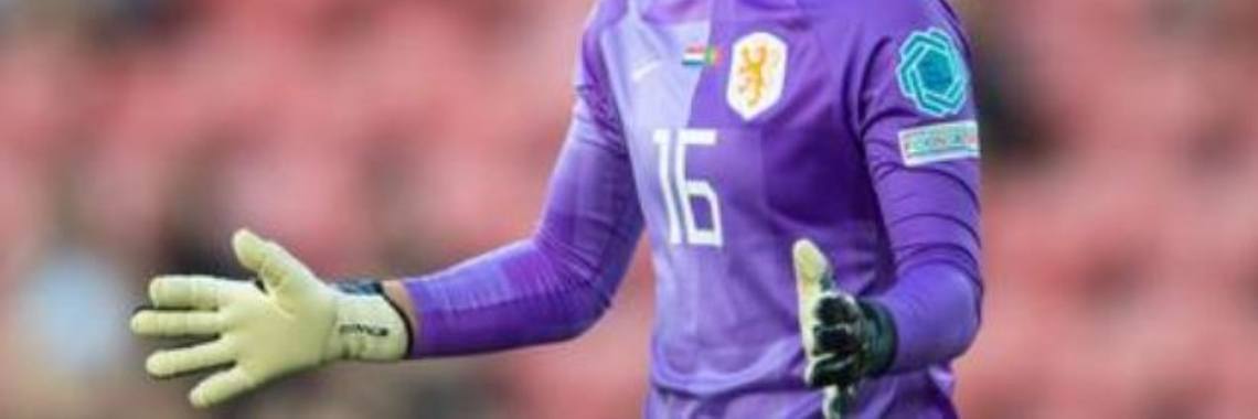 Vrouwenvoetbal Nederland - IJsland | Flying Eagle