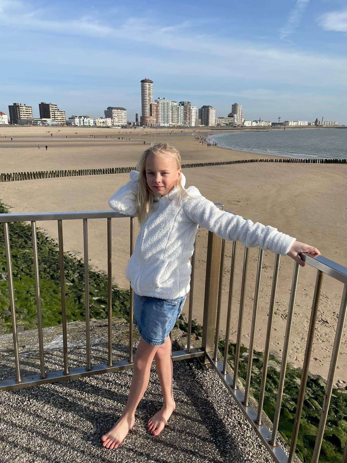 Terug van weggeweest; nu als tiener | Flying Eagle