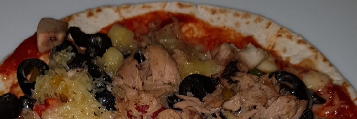 Tortilla pizza tonijn | keukenzusjes